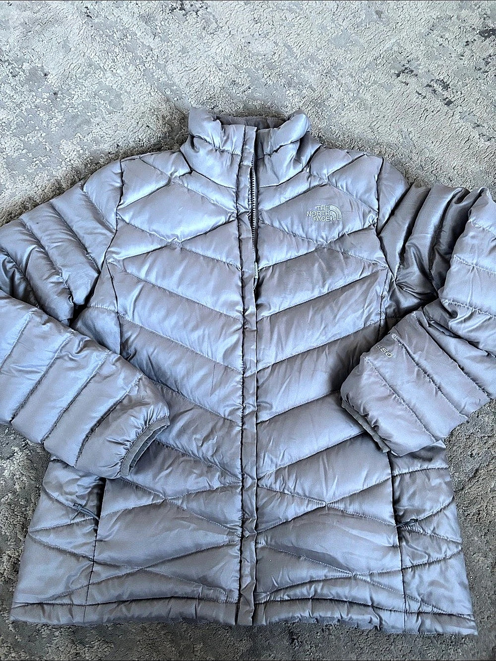 The North Face 550 Fill Down Puffer Jacket Gray Large
